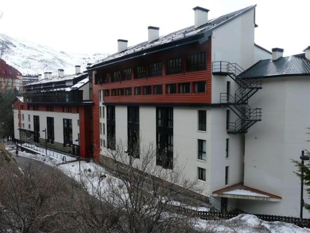 Estudio En Zona Baja Y Garaje Opcional Sierra Nevada Eksteriør bilde